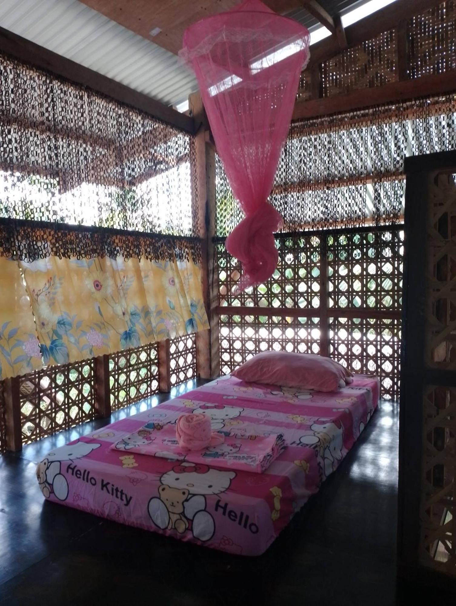 Lhoyjean Garden Hostel Batuan Quarto foto
